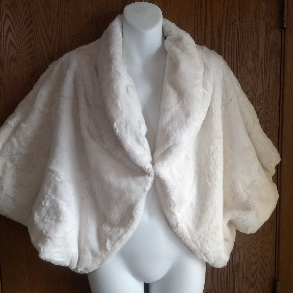 Faux Fur Jacket/Shaw - Winter White